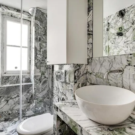 Pure Gem In The Heart Of Saint Germain - 2ch-6p